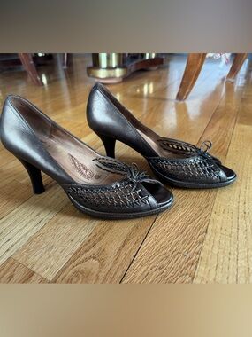 Sofftbronze Peep-Toe Woven Leather Heels